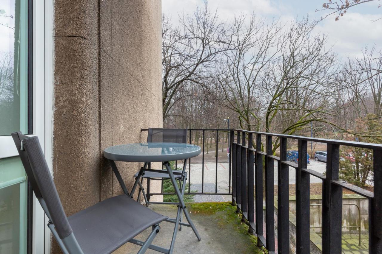 Downtown Studio Apartment By The Park By Noclegi Renters Warschau Exterior foto