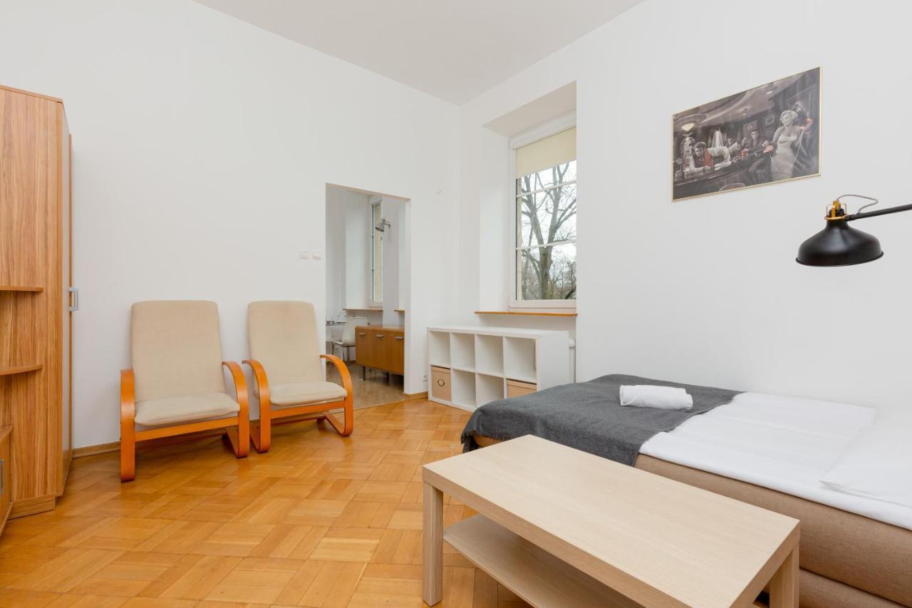 Downtown Studio Apartment By The Park By Noclegi Renters Warschau Exterior foto